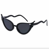 Vintage Medium Sized Cat Eye Sunglasses