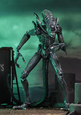 Aliens: Ultimate Aliens Warrior (1986) Blue 7" Scale Action Figure