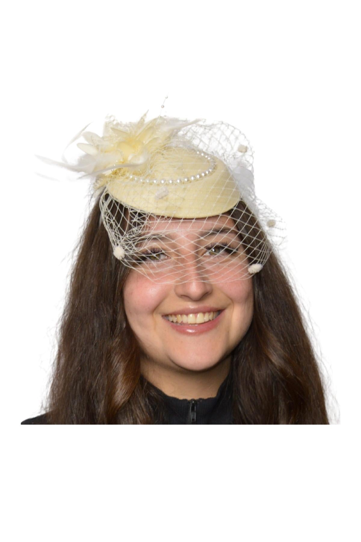 Creamy Pearl Fascinator with Lace Veil