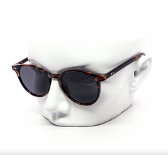 Timeless Modern Vintage Round Sunglasses