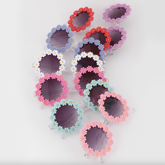 Cute Flower Rimmed Sunglasses