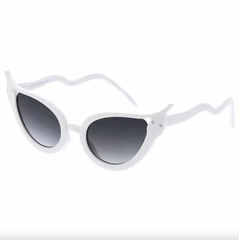 Vintage Medium Sized Cat Eye Sunglasses