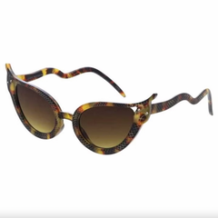 Vintage Medium Sized Cat Eye Sunglasses