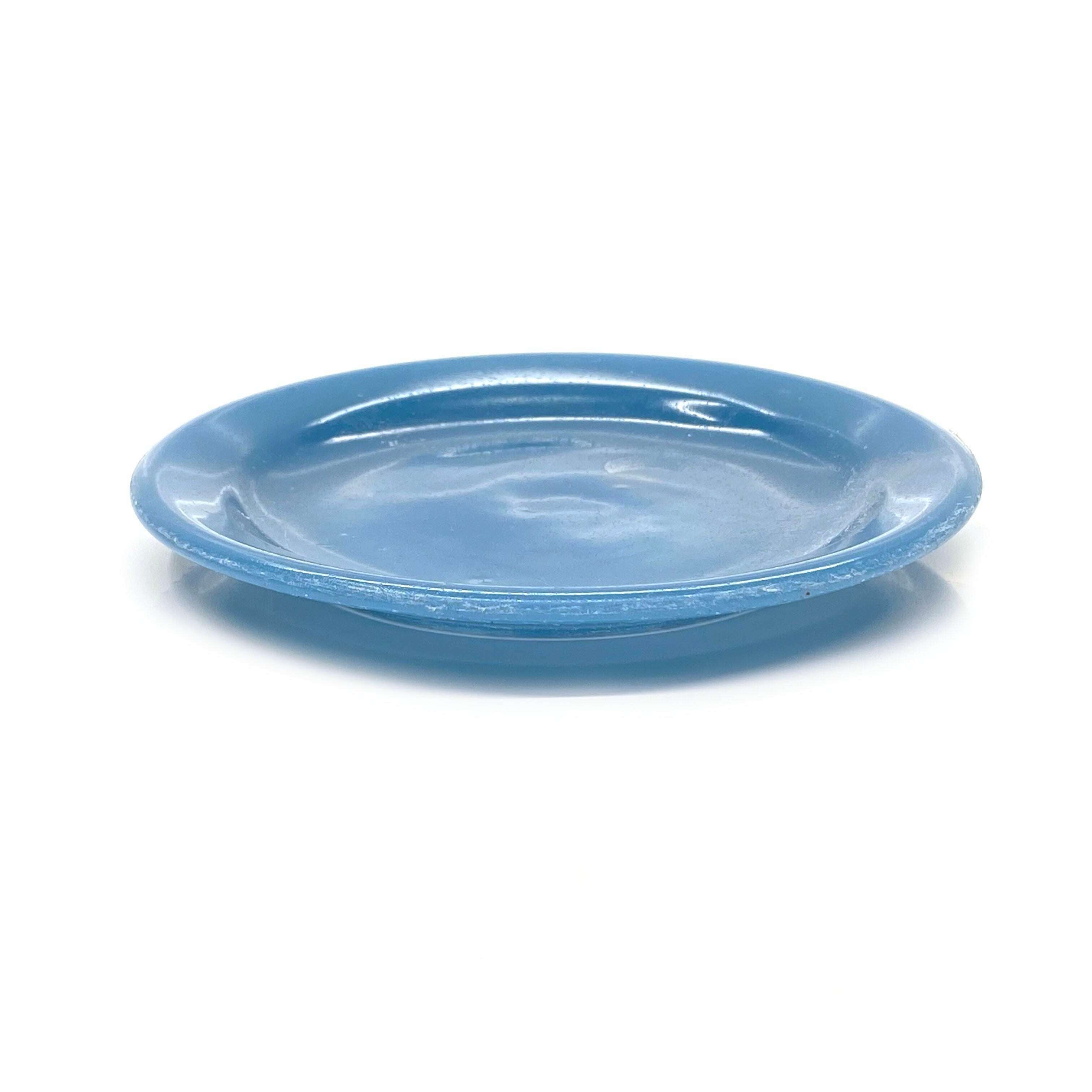 Breakaway Small Dinner Plate Prop