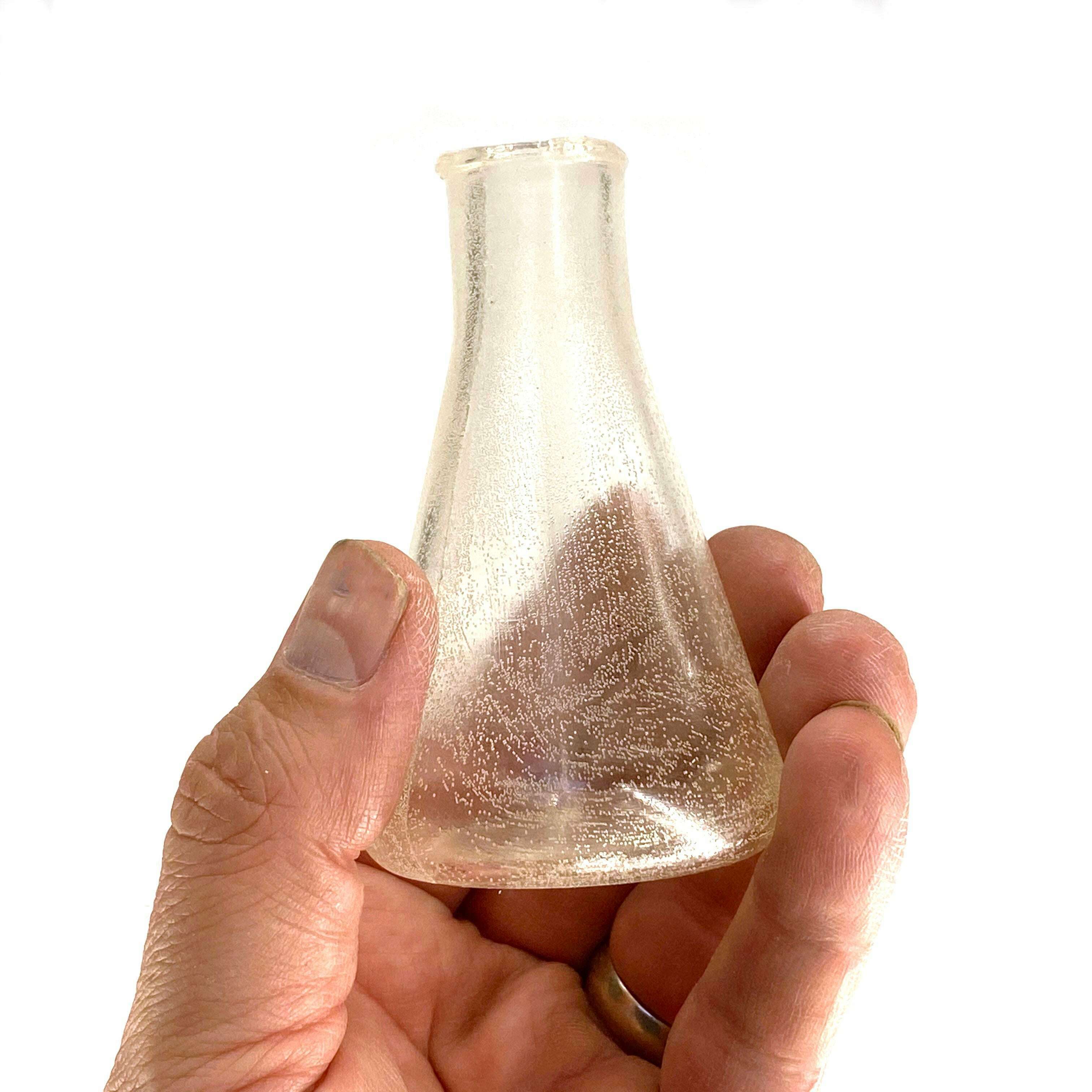 Breakaway Triangular Beaker Prop – AbracadabraNYC