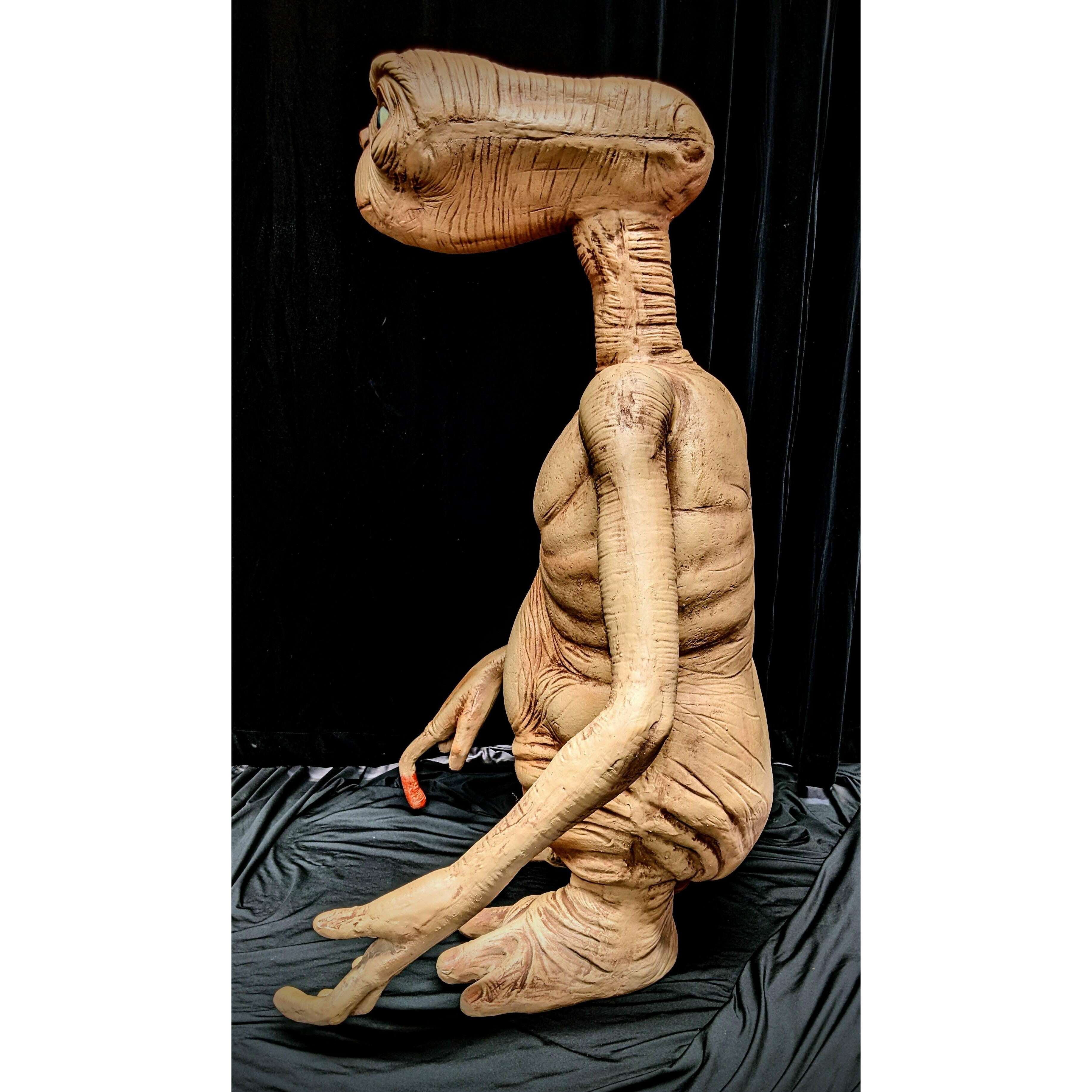 E.T. The Extraterrestrial 3' Ultimate Life Size Scale Stunt Prop Replica by NECA