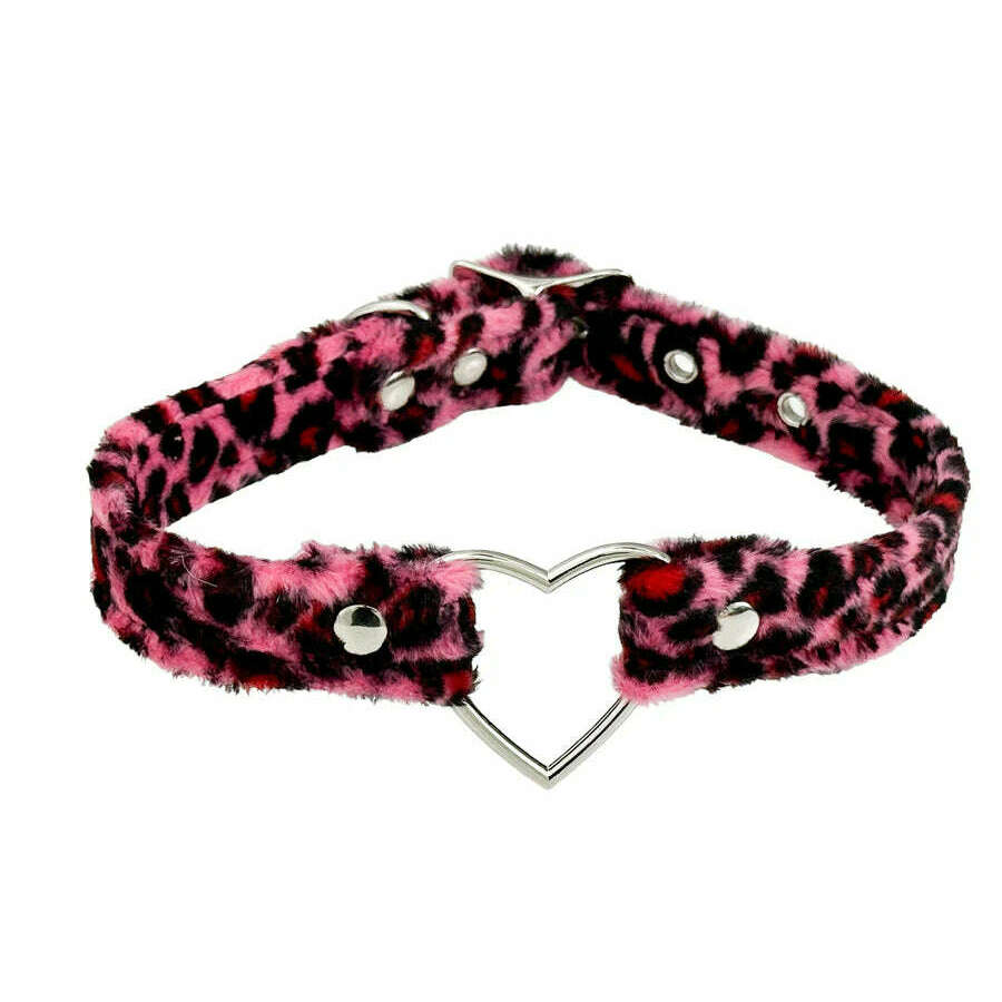 Fuzzy Leopard Print Heart Ring Choker