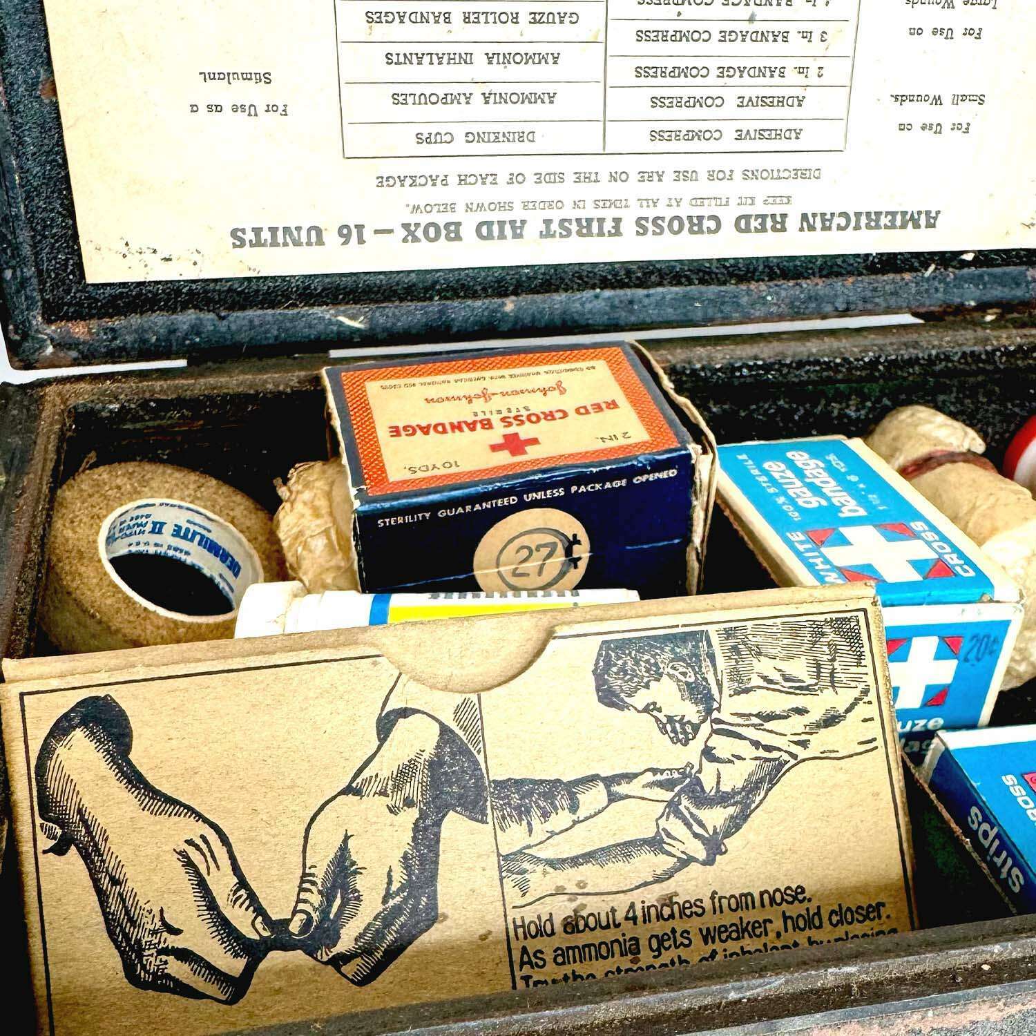 Old Fashioned Vintage First Aid Kit Prop – AbracadabraNYC