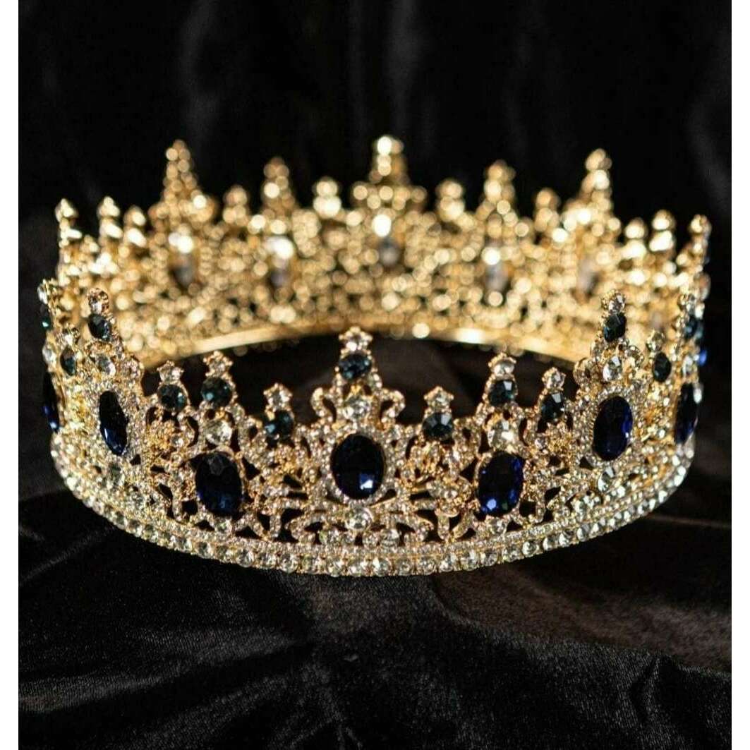 Onyx Studded Gold King Crown