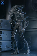 Aliens: 40th Anniversary Ultimate Warrior Xenomorph (Black) 7" Scale Action Figure