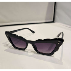 Wavy Cat Eye Frame Sunglasses