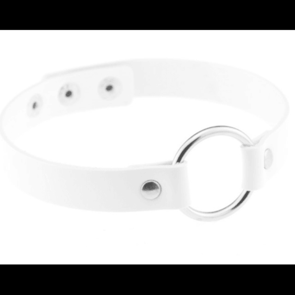 Choker with One Ring
