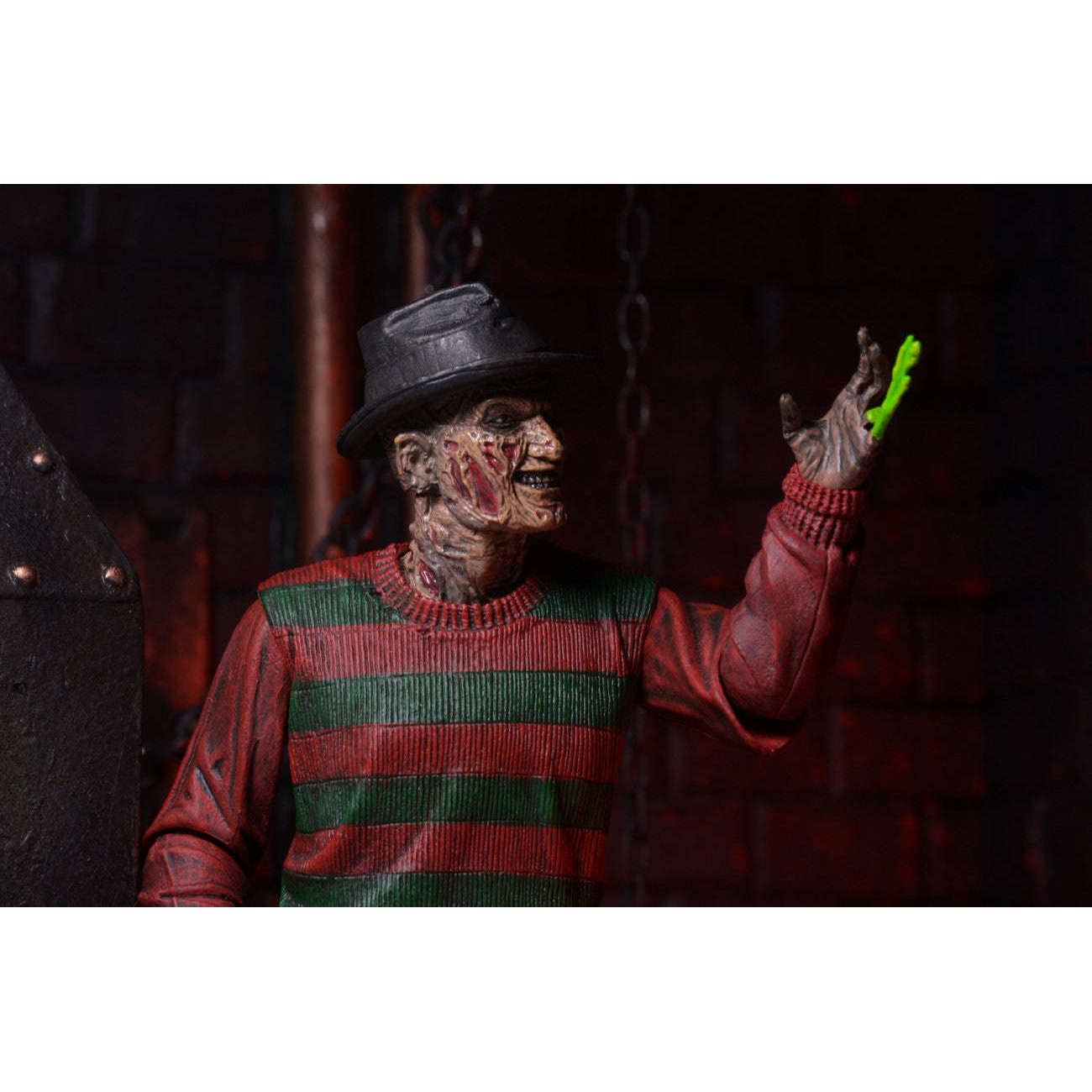 Nightmare on Elm Street​ – 7″ Scale Action Figure – Ultimate Part