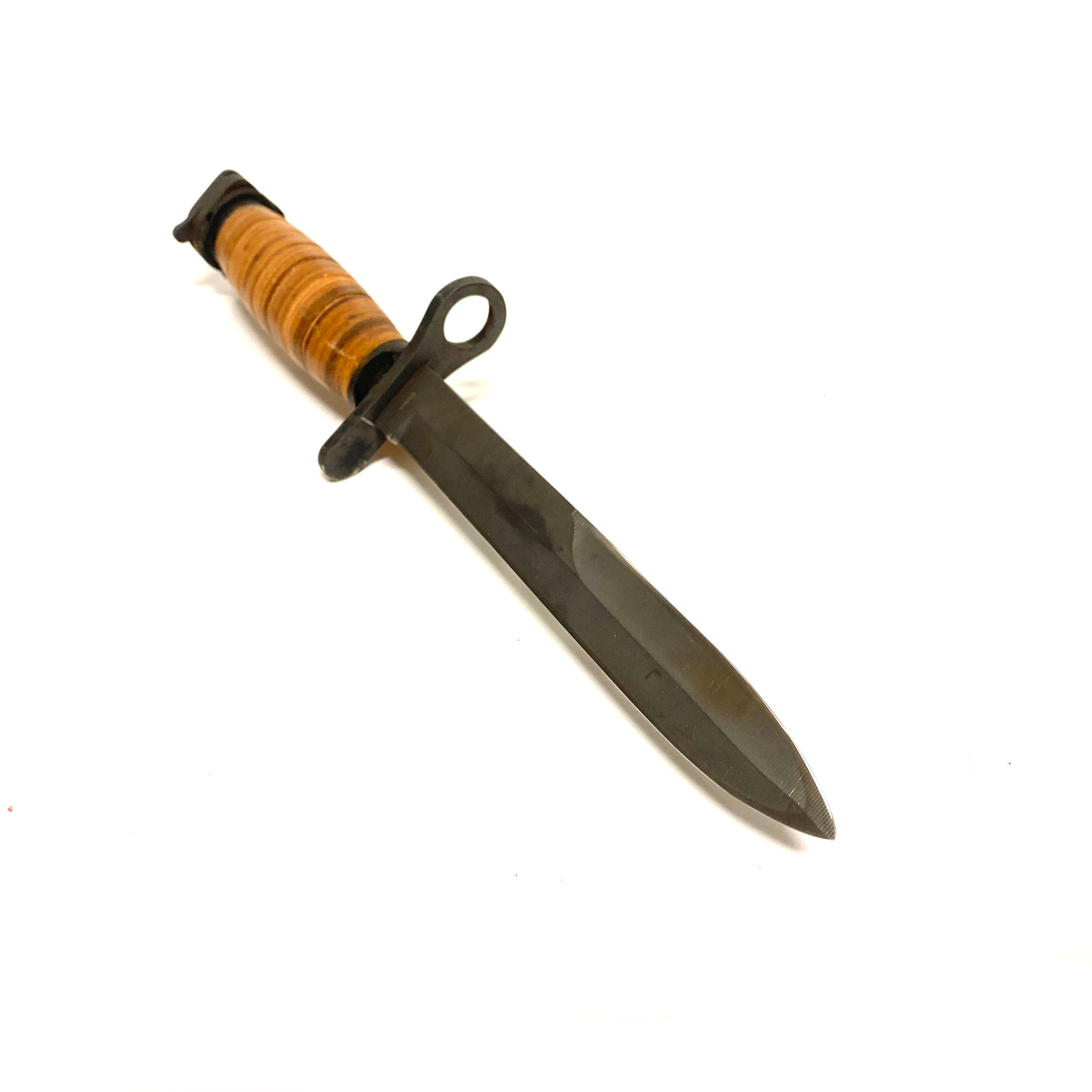 Real Metal Bayonet with Blood Rig Action Effect