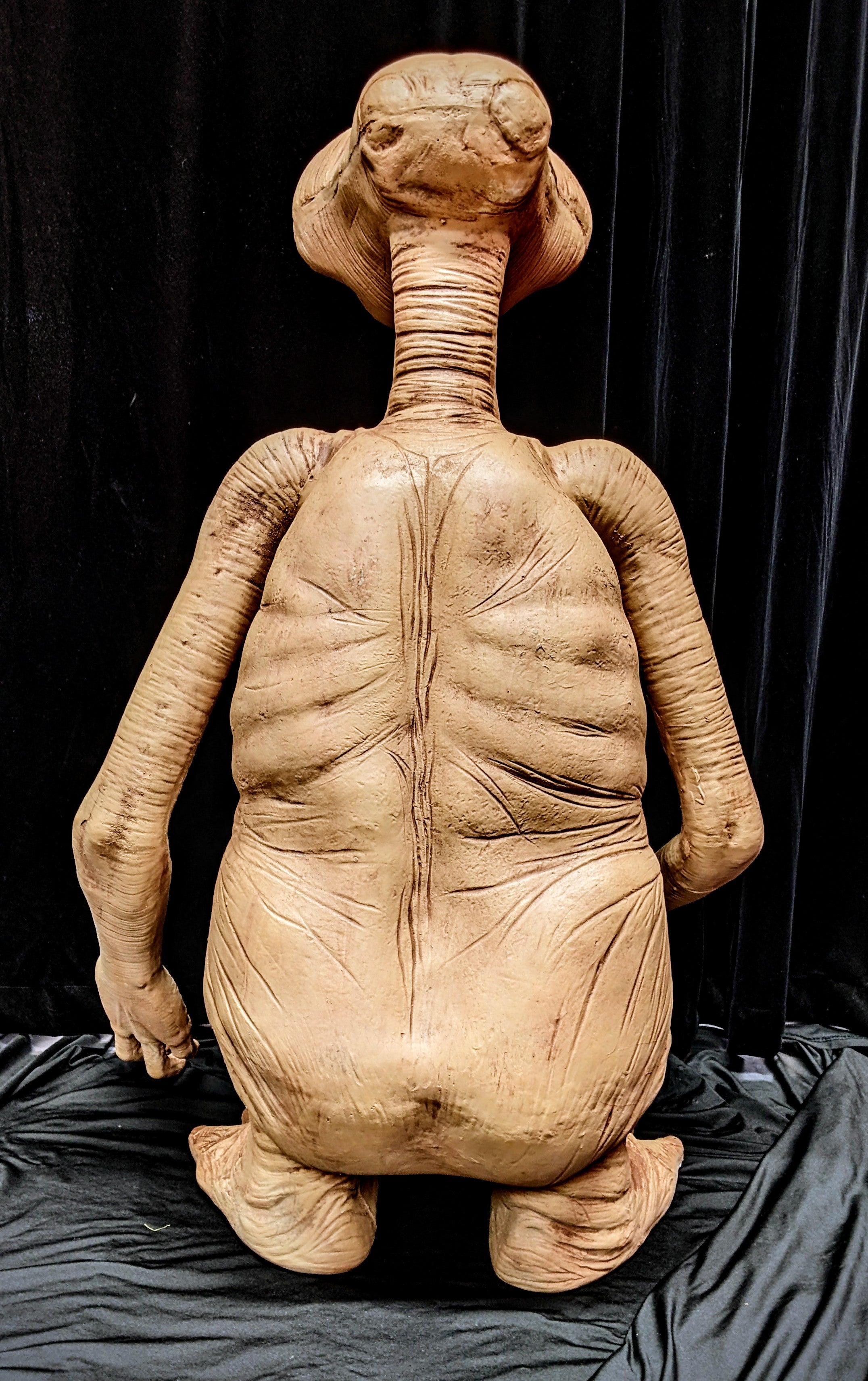 E.T. The Extraterrestrial 3' Ultimate Life Size Scale Stunt Prop Replica by NECA