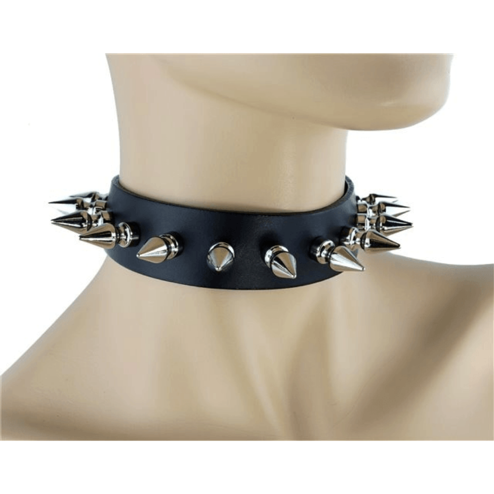 Choker with Cone Spikes